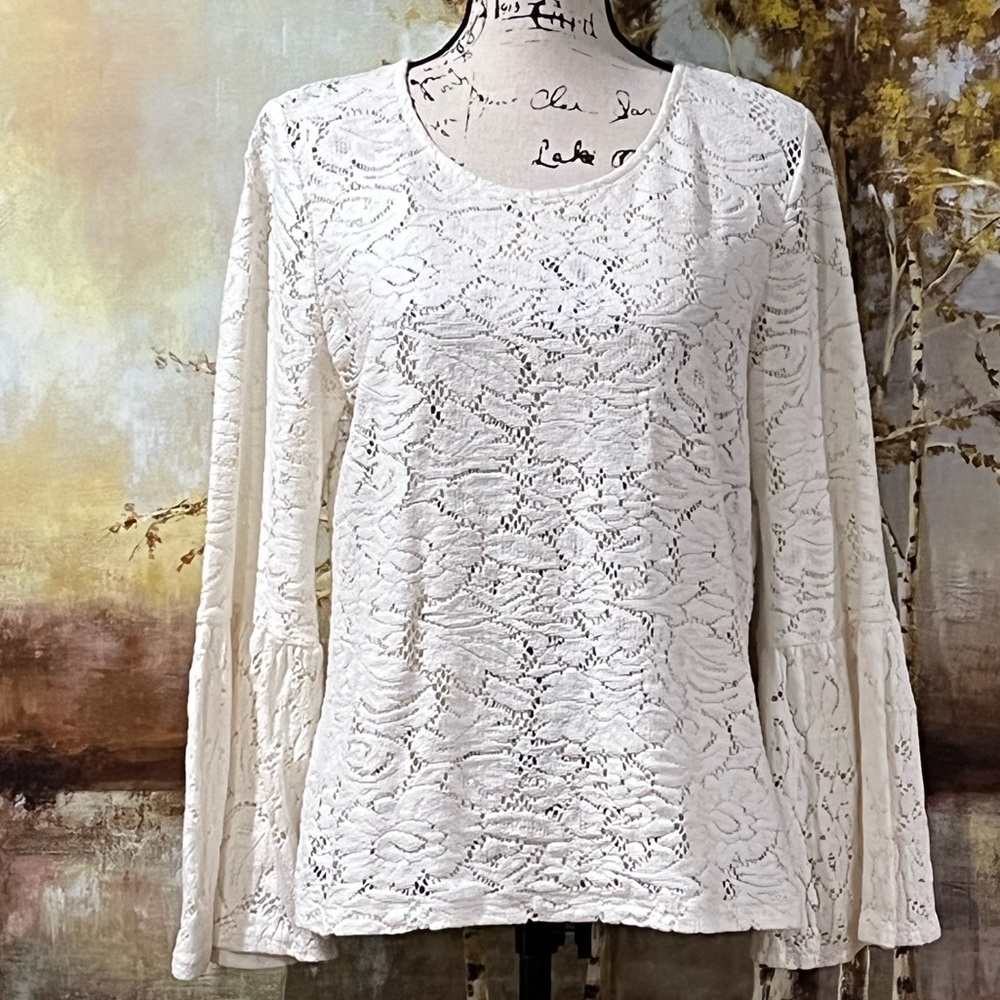 EUC CHICO’s White Lace Top with Long Gathered Bell Sleeves